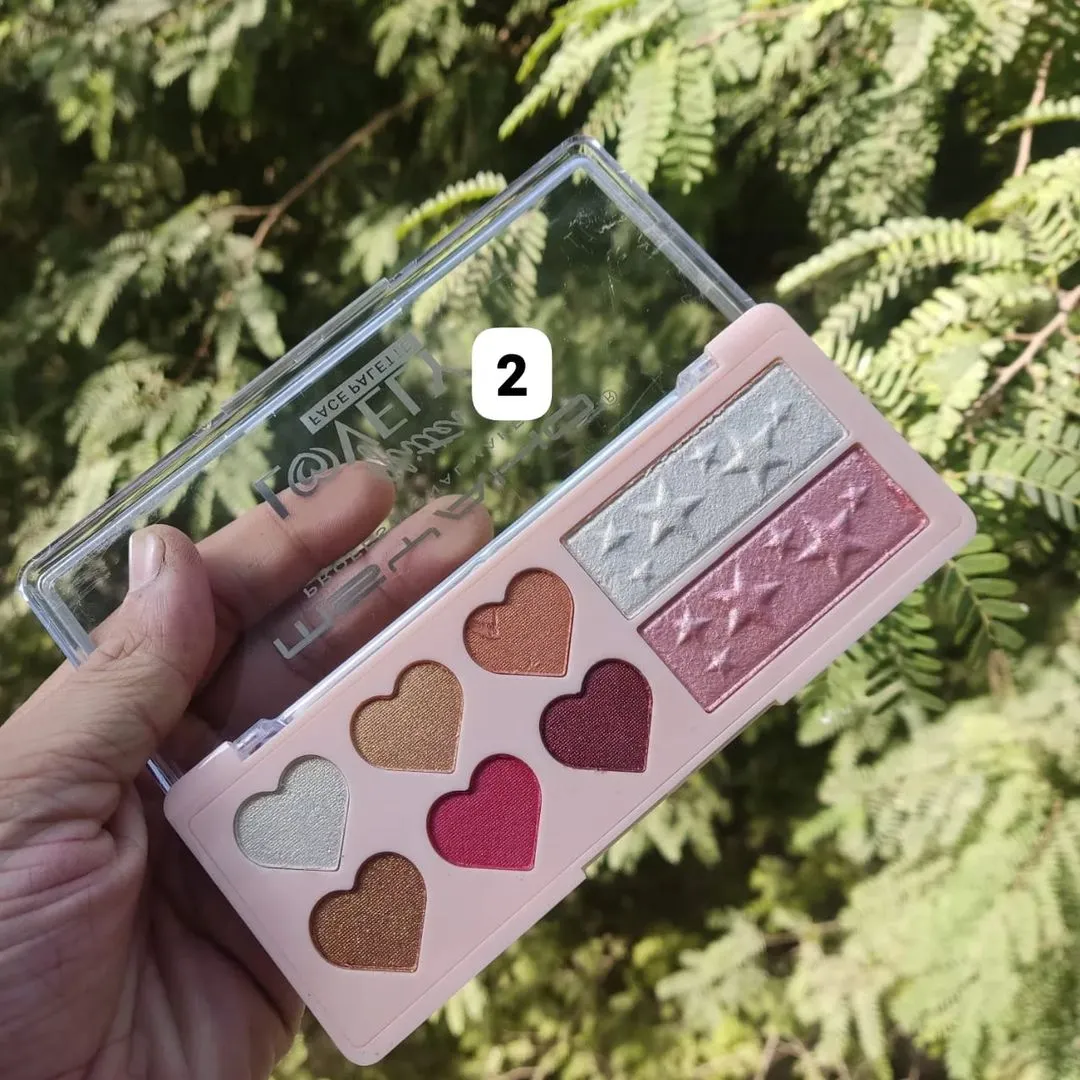 8 in 1 Highlighter & Eyeshadow Palette