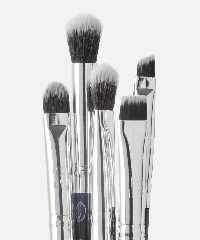 BY BEAUTY BAY

ICONIC 12 PIECE BRUSH SET WITH BAG